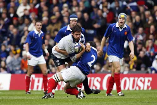 Scott Murray crashes into French defence
