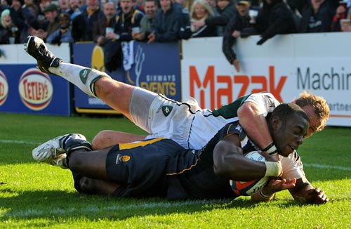 Miles Benjamin in action for Worcester in the 2008-09 Anglo-Welsh Cup