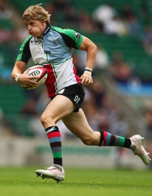 David Strettle of Harlequins runs with the ball during the Middlesex Sevens Semi Final match between Harlequins and Newcastle Falcons at Twickenham in London, England on August 16, 2008.