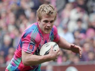 Simon Taylor takes the ball on during the French Top 14 rugby union match between Stade Français and Clermont Auvergne, Paris, France, April 4, 2009.