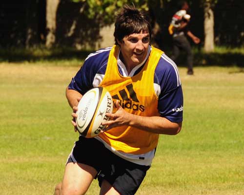 Stormers centre Jaque Fourie carries the ball during training