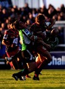 Toulon fly-half Jonny Wilkinson wrestles with the Connacht defence