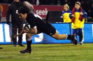 All Black wing Doug Howlett crosses to score the winning try against South Africa in the dying seconds of the game, New Zealand won 23-21. New Zealand v South Africa, Tri Nations, Lancaster Park, July 24 2004