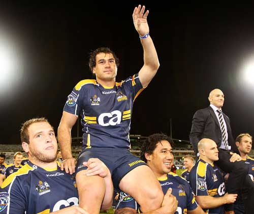 Brumbies legends George Smith and Stirling Mortlock bid farewell to the Canberra crowd