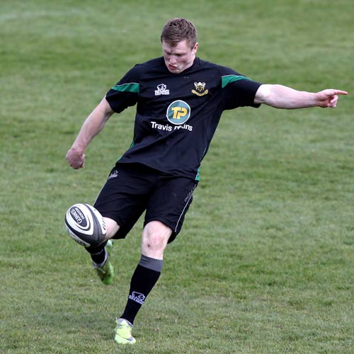 Chris Ashton launches the ball in training