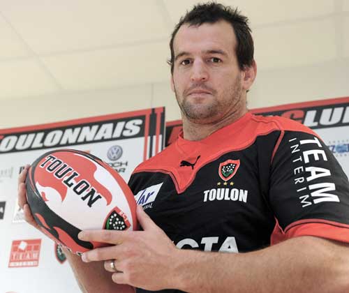 New Zealand prop Carl Hayman is unveiled by Toulon
