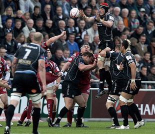 James Hanks of Exeter catches the ball in the lineout, Exeter v Bristol, Championship play-off final first leg, Sandy Park, Exeter, England, May 19, 2010