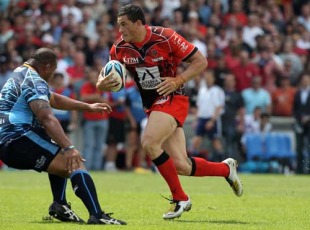 Toulon centre Sonny Bill Williams beats Tau Filise to score, Cardiff Blues v Toulon, European Challenge Cup Final, Stade Velodrome, Marseille, France, May 23, 2010