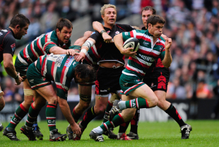 Dan Hipkiss breaks to score the winning try for Leicester, Leicester v Saracens, Guinness Premiership final, Twickenham, London, England, May 29, 2010