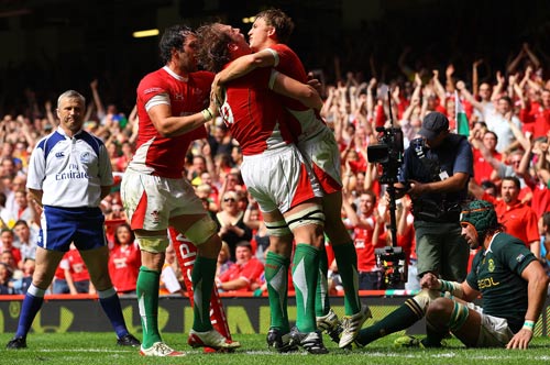 Wales celebrate Alun-Wyn Jones' late try, Wales v South Africa, Millennium Stadium, Cardiff, Wales, June 5, 2010
