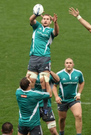 New Zealand's Kieran Read claims a lineout in training, New Zealand training session, Eden Park, Auckland, New Zealand, July 6, 2010
