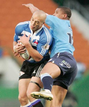 Wester Province fullback Conrad Jantjes claims a high ball, Western Province v Blue Bulls, Currie Cup, Newlands, Cape Town, South Africa, July 21, 2007