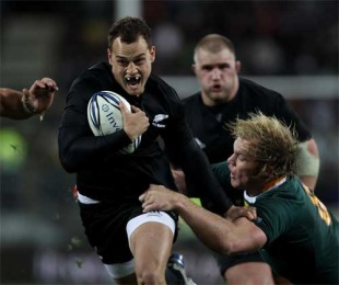 Israel Dagg slashes through South Africa's defensive line, New Zealand v South Africa, Tri-Nations, Westpac Stadium, Wellington, New Zealand, July 17, 2010
