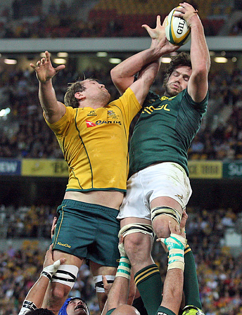 South Africa's Danie Rossouw claims a line-out above Rocky Elsom