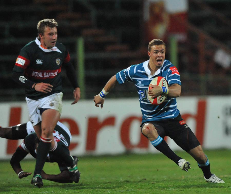 Bjorn Basson takes on the Leopards defence