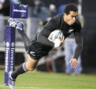 Mils Muliaina dives over to score for the All Blacks, New Zealand v Australia, Tri-Nations, AMI Stadium, Christchurch, New Zealand, August 7, 2010