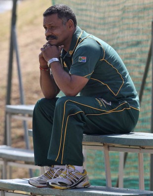 South Africa coach Peter de Villiers casts an eye over training, Springboks training session, Fourways High School, Johannesburg, South Africa, August 20, 2010