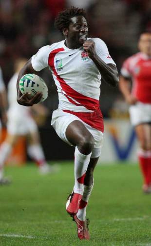 Paul Sackey runs in to score his first try against Tonga, England v Tonga, World Cup, Parc des Princes, September 28 2007.