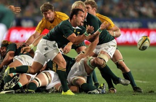 South Africa's Francois Hougaard feeds his backline, South Africa v Australia, Tri-Nations, Loftus Versfeld, South Africa, August 28, 2010