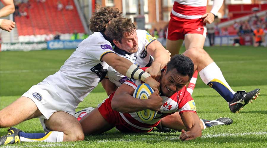 Gloucester's Eliota Fuimaono-Sapolu stretches for the try line during the Premiership match between Gloucester Rugby and Leeds Carnegie, Kingsholm, Gloucester, England, September 11, 2010