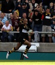 Wasps wing Tom Varndell runs in an early try
