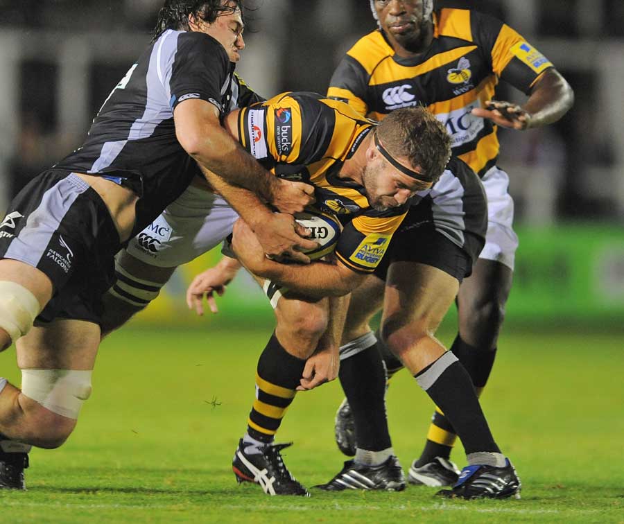 Wasps' Joe Worsley stretches the Newcastle defence