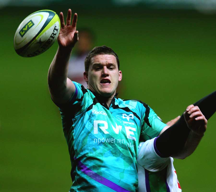 Ospreys lock Ian Evans palms down a lineout