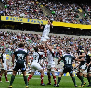 Saracens and London Irish compete for a lineout, London Irish v Saracens, Aviva Premiership, Twickenham, England, September 4, 2010
