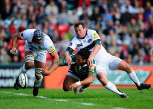 Leicester's Alesana Tuilagi manages to off-load under pressure from Steve Thompson, Leicester Tigers v Leeds Carnegie, Aviva Premiership, Welford Road, Leicester, England, September 25, 2010