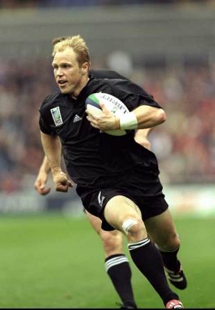 New Zealand's Jeff Wilson crosses to score his second try and equal John Kirwan's try-scoring record, New Zealand v Italy, World Cup, Huddersfield, October 14 1999
