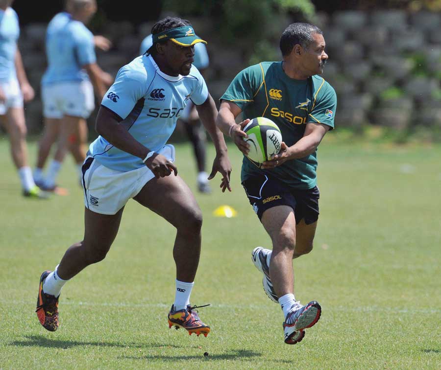 South Africa coach Peter de Villiers trains with his side