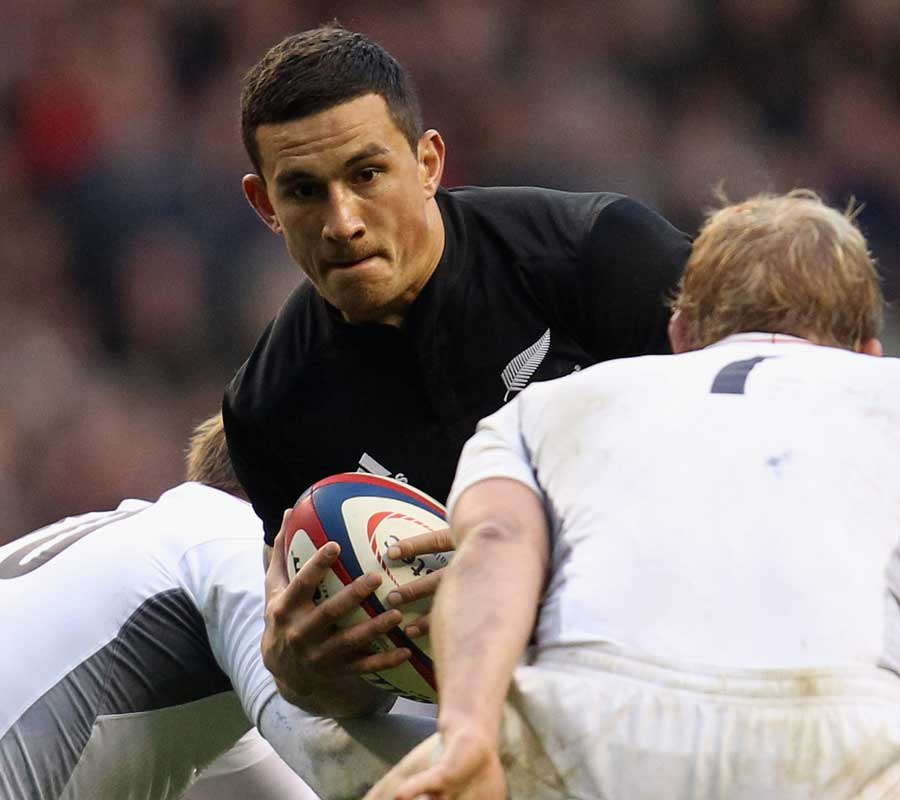 New Zealand's Sonny Bill Williams takes on Lewis Moody and Toby Flood