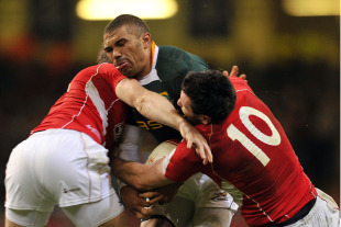 Bryan Habana is foiled by two Welsh defenders, Wales v South Africa, Millennium Stadium, Cardiff, Wales, November 13, 2010