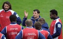 France coach Marc Lievremont issues instructions
