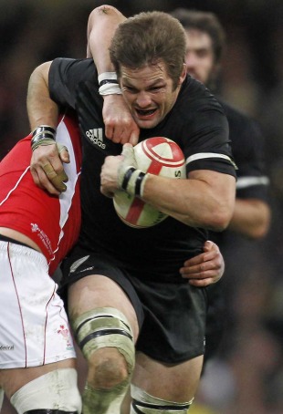 All Blacks flanker Richie McCaw stretches the Wales defence, Wales v New Zealand, Millennium Stadium, Cardiff, Wales, November 27, 2010 

