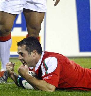 Wales scrum-half Gareth Cooper celebrates a try, Wales v Tonga, World Cup, Canberra Stadium, October 19 2003