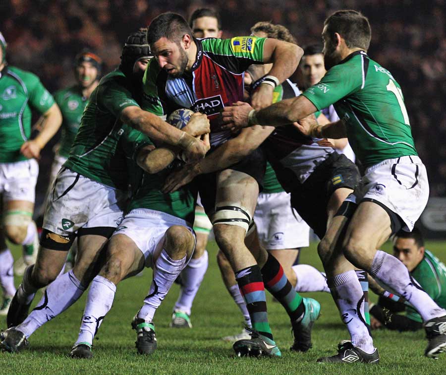 Quins' Chris York stretches the Connacht defence