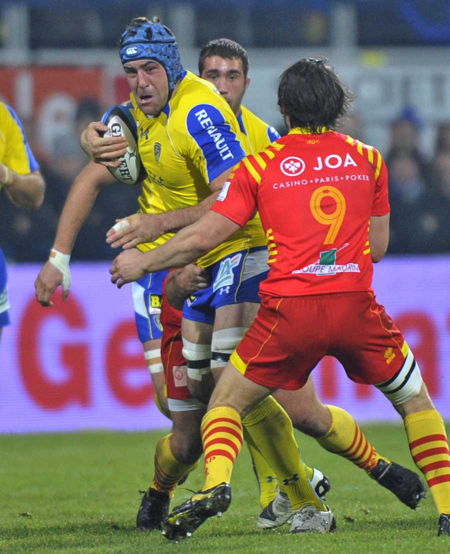 Clermont Auvergne's Jamie Cudmore takes on the Perpignan defence