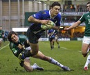 Bath's Matt Banahan dives over for one of four tries against Aironi