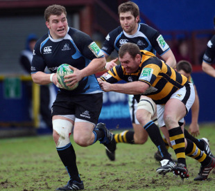 Wasps' Tim Payne clings on to Glasgow's Moray Low