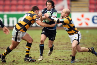 Glasgow's Colin Gregor carries the ball into a shrinking gap against Wasps, Glasgow v Wasps, Heineken Cup, Firhill Stadium, Glasgow, Scotland, January 16, 2011