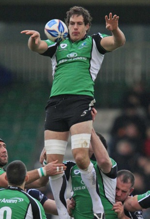 Connacht's Mike McCarth claims a lineout, Worcester Warriors v Connacht, Amlin Challenge Cup, Sixways Stadium, Worcester, England, December 12, 2009