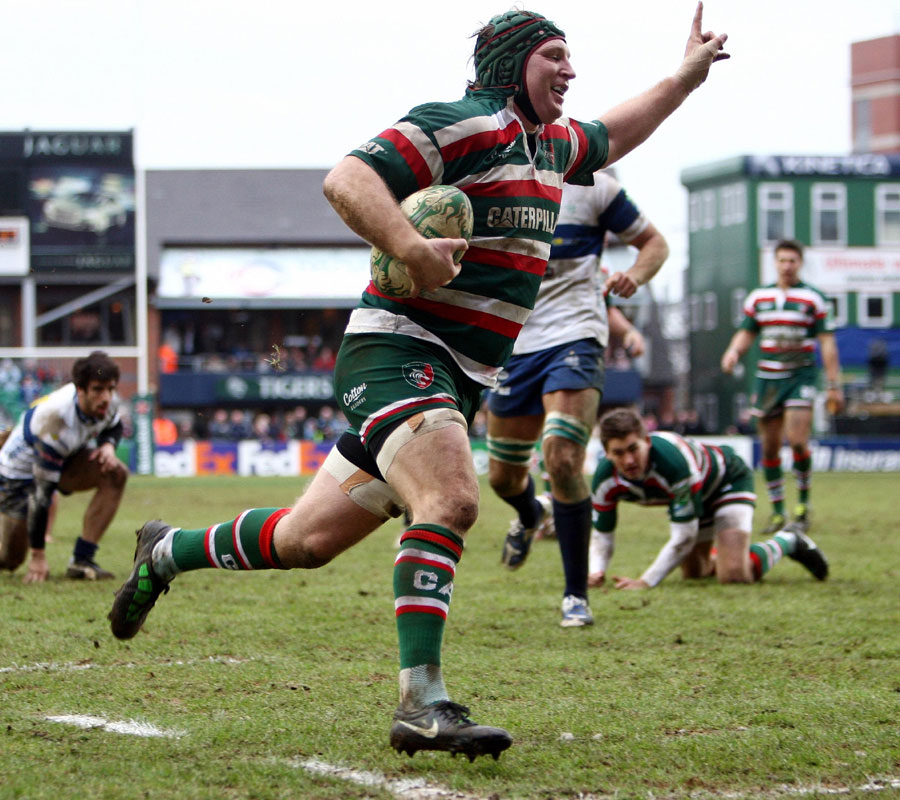 Tom Waldrom celebrates before crossing for Leicester's sixth try