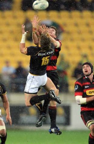 Cory Jane of Wellington and Colin Slade of Canterbury compete for a high ball, Wellington v Canterbury, New Zealand Cup final, October 25 2008