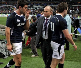 Scotland coach Andy Robinson commiserates with his players, France v Scotland, Six Nations Championship, Stade de France, Saint Denis, Paris, France, February 5, 2011