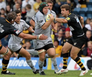 Leicester's Thomas Waldrom breaches the Wasps' defensive line, London Wasps v Leicester Tigers, Aviva Premiership, Adams Park, Wycombe, England, September 18, 2010