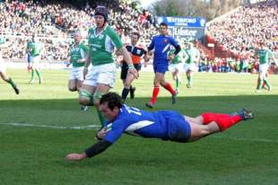 Benoit Baby dives in to score against Ireland at Lansdowne Road, March 12 2005