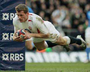 Mark Cueto dives in to score against Italy at Twickenham, March 12 2005
