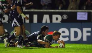 Leicester's Tom Youngs reaches out to score, Leicester Tigers v Sale Sharks, Anglo-Welsh Cup, Welford Road, October 31 2008