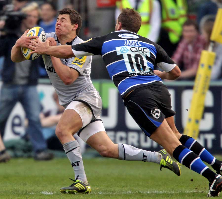 Bath's Butch James tackles Leicester's Ben Youngs